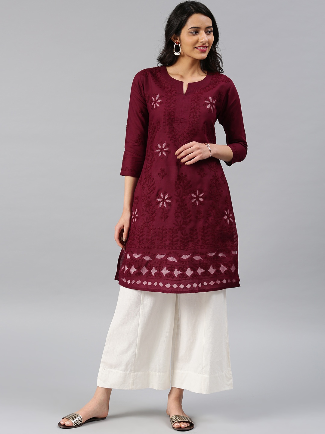 

Saadgi Women Maroon Embroidered Handloom Straight Kurta