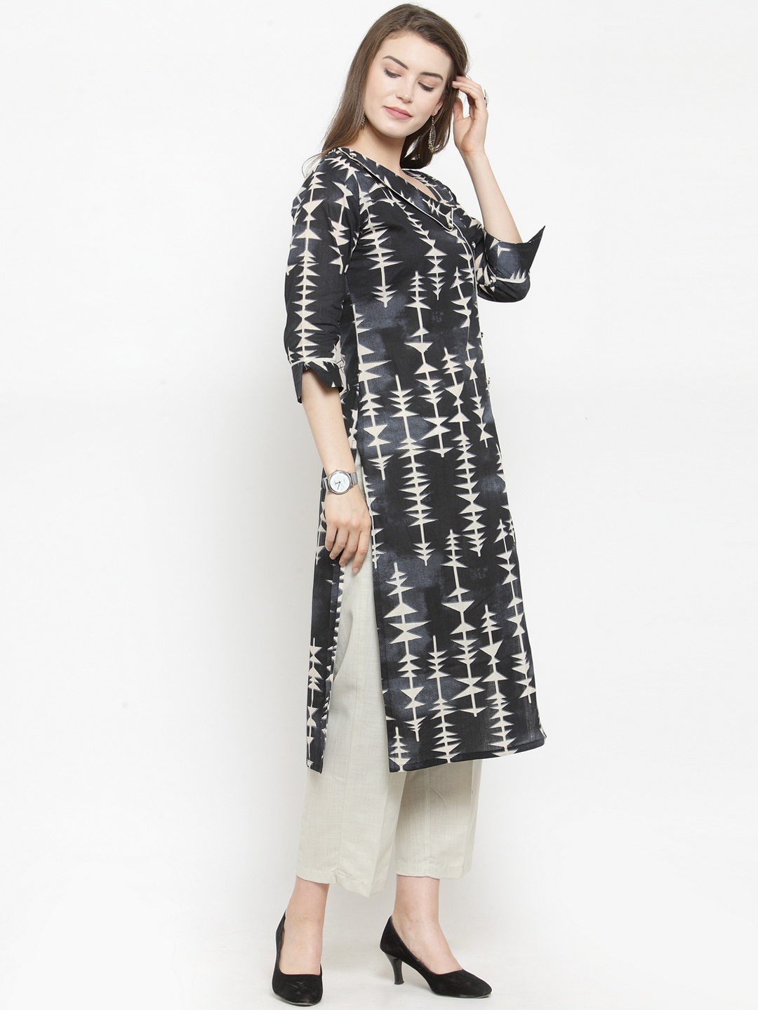 

Indibelle Women Black Printed Straight Kurta