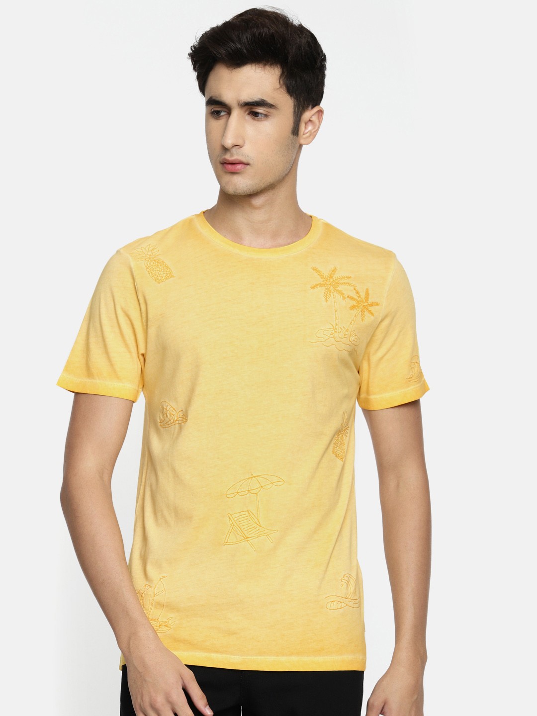 

Jack Jones Men Yellow Dyed Round Neck Pure Cotton T-shirt