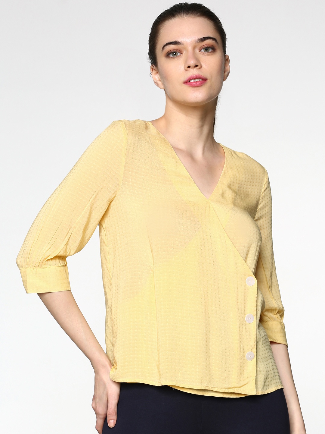 

ONLY Women Yellow Solid Top