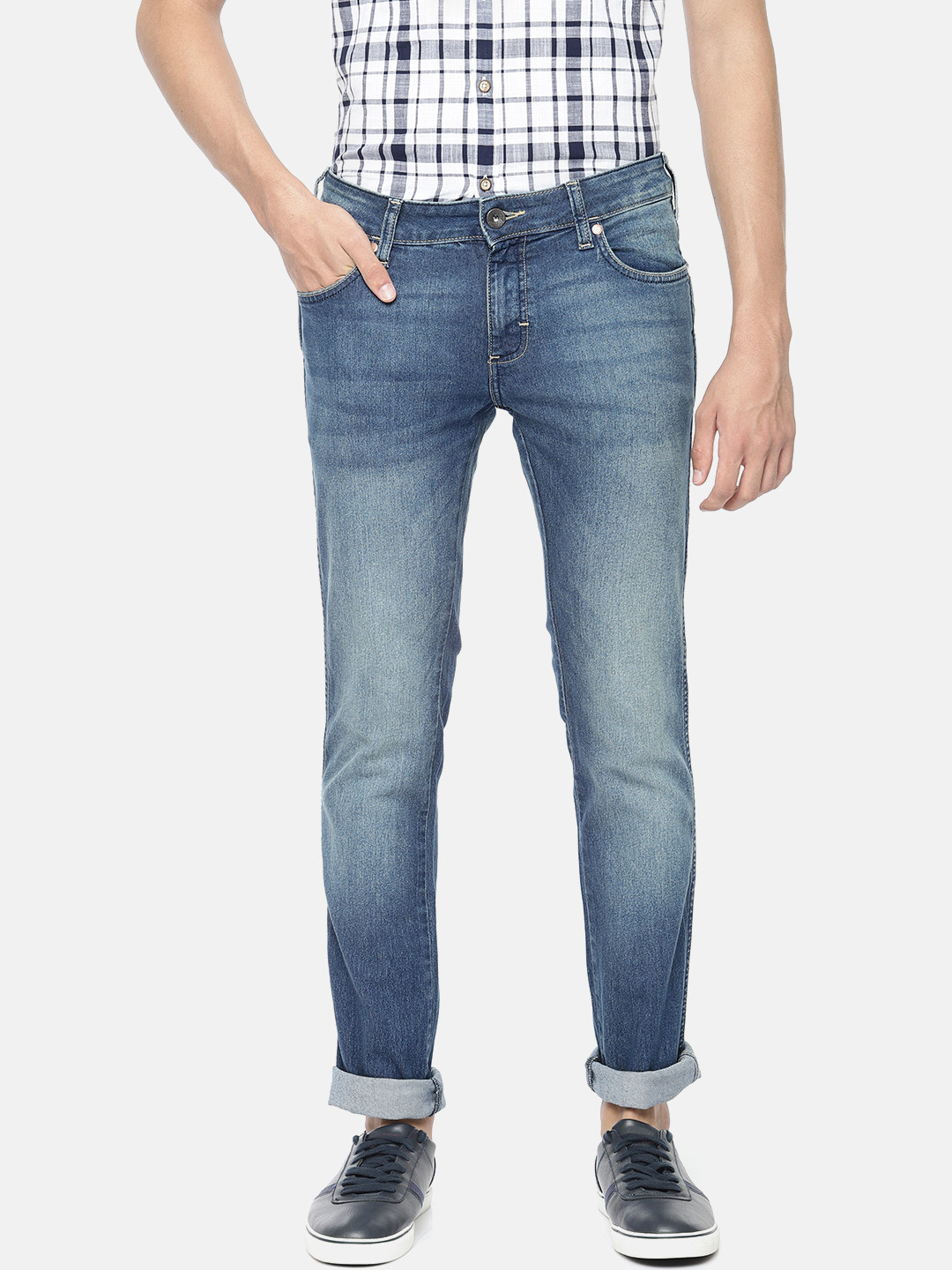 

Wrangler Men Blue Skanders Slim Fit Low-Rise Clean Look Stretchable Jeans