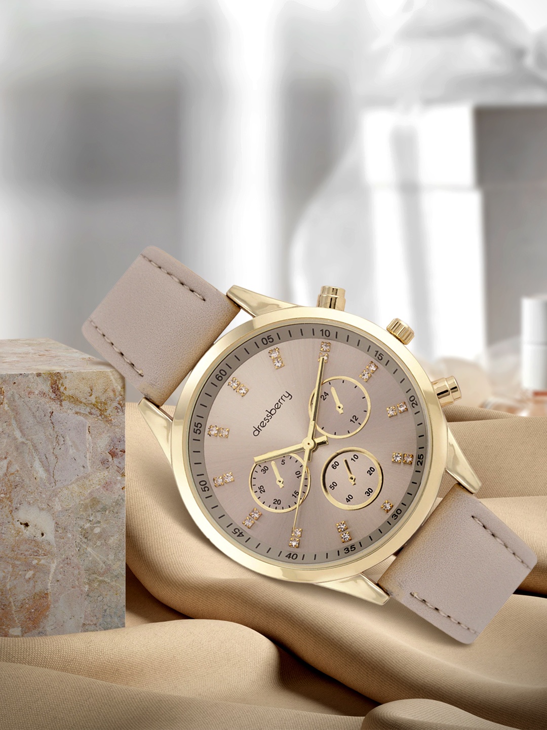 

DressBerry Women Grey Analogue Watch MFB-PN-SNT-G09