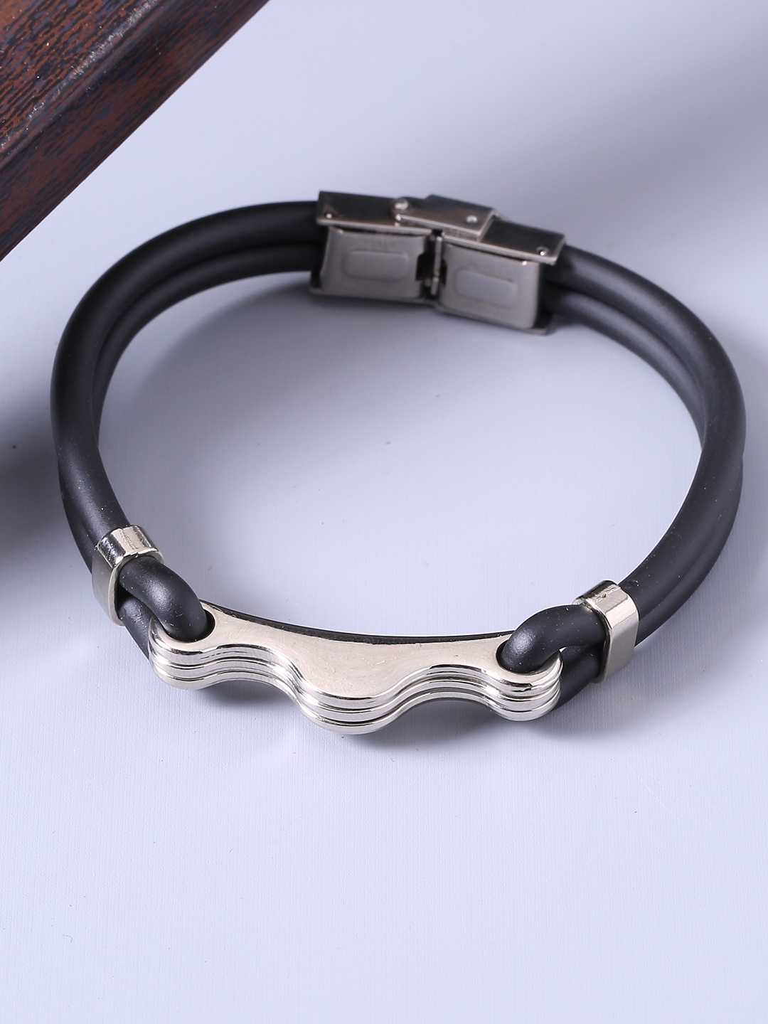

Dare by Voylla Men Silver-Toned & Black Leather Silver-Plated Handcrafted Wraparound Bracelet
