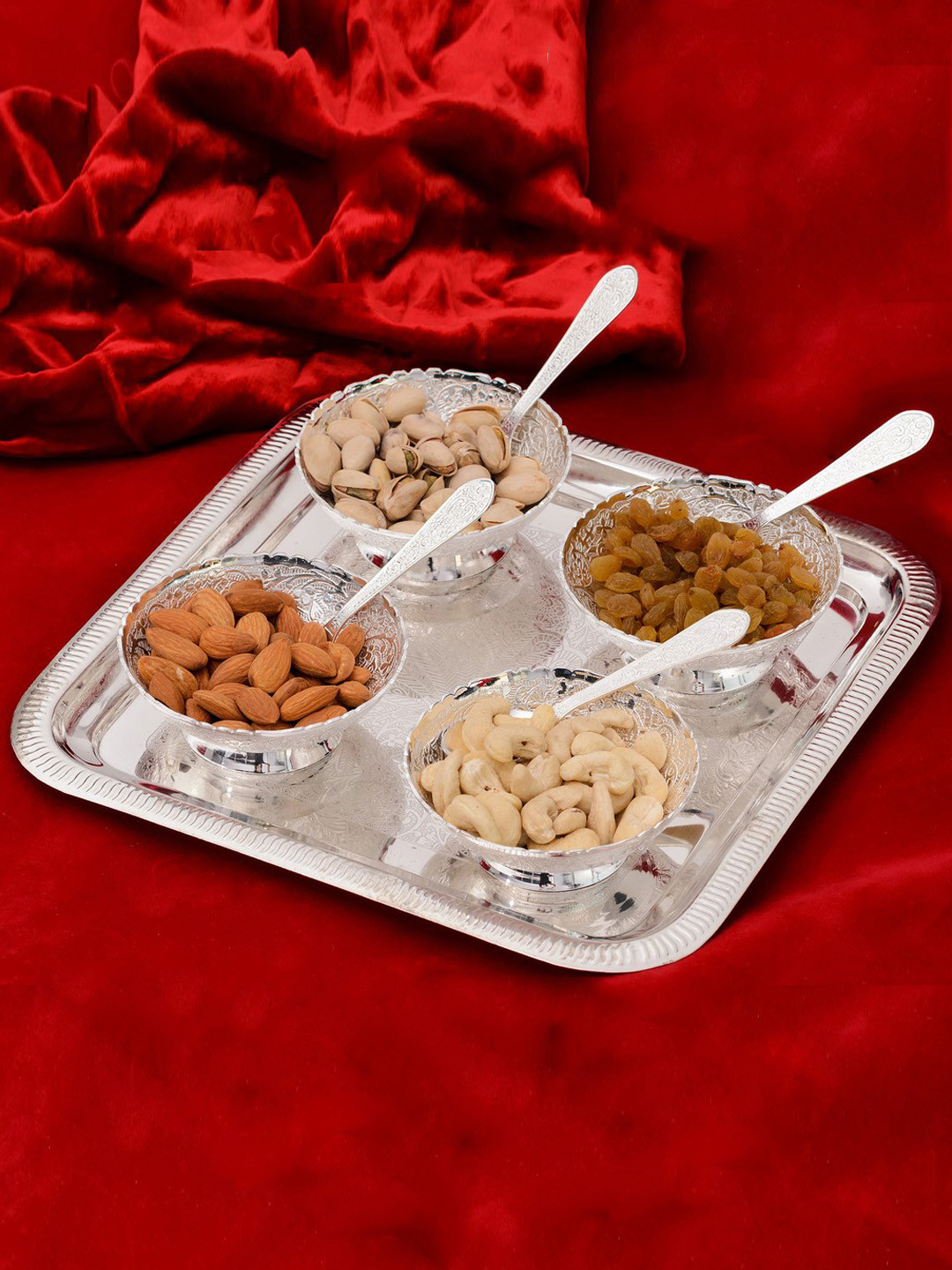 

eCraftIndia Set of 4 Silver-Toned Bowl Set with Box