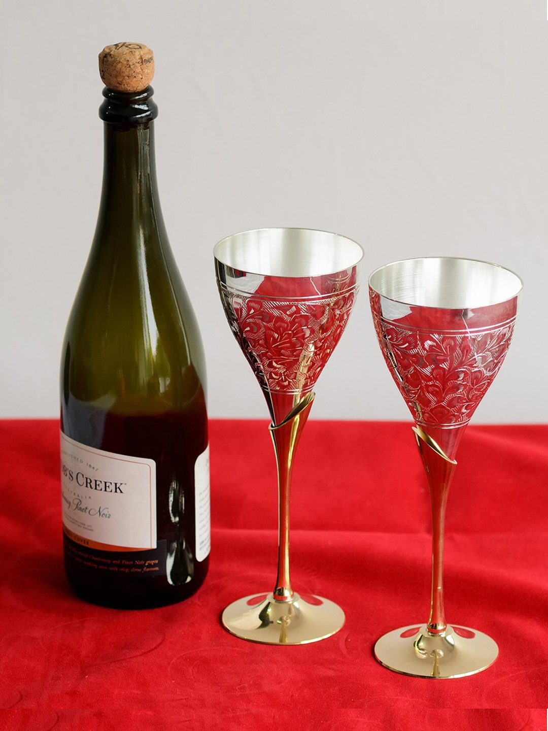 

eCraftIndia Set of 2 Gold & Silver-Toned Wine Glass with Box