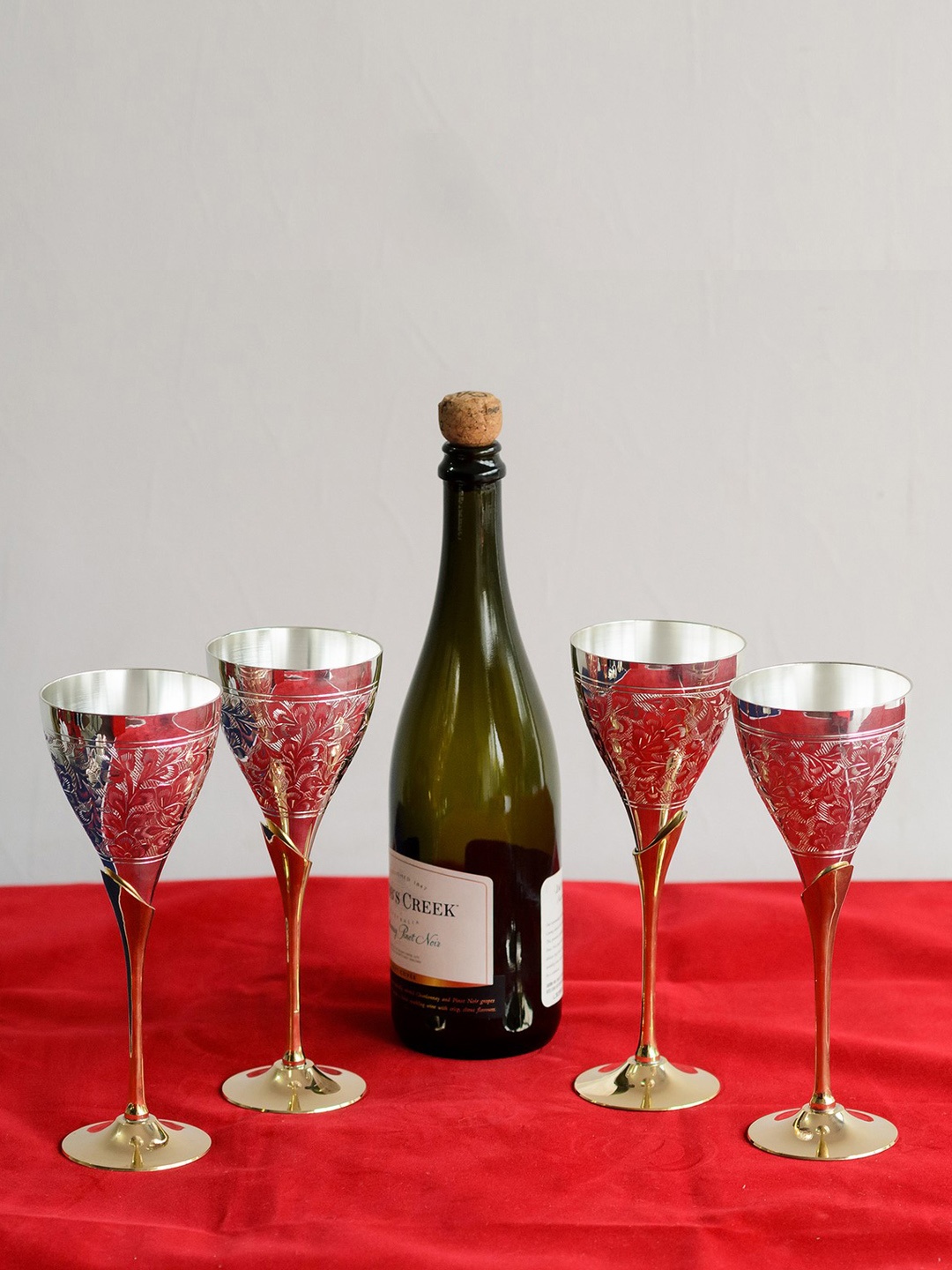 

eCraftIndia Set of 4 Wine Glasses with Velvet Box, Gold