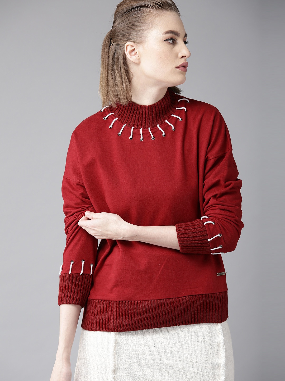 

The Roadster Lifestyle Co Women Maroon Solid Sweatshirt