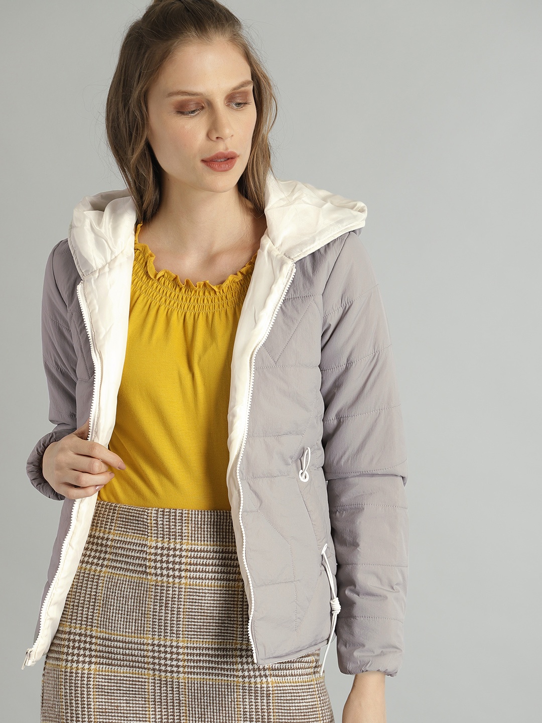 

The Roadster Lifestyle Co Women Grey Solid Hooded Quilted Jacket