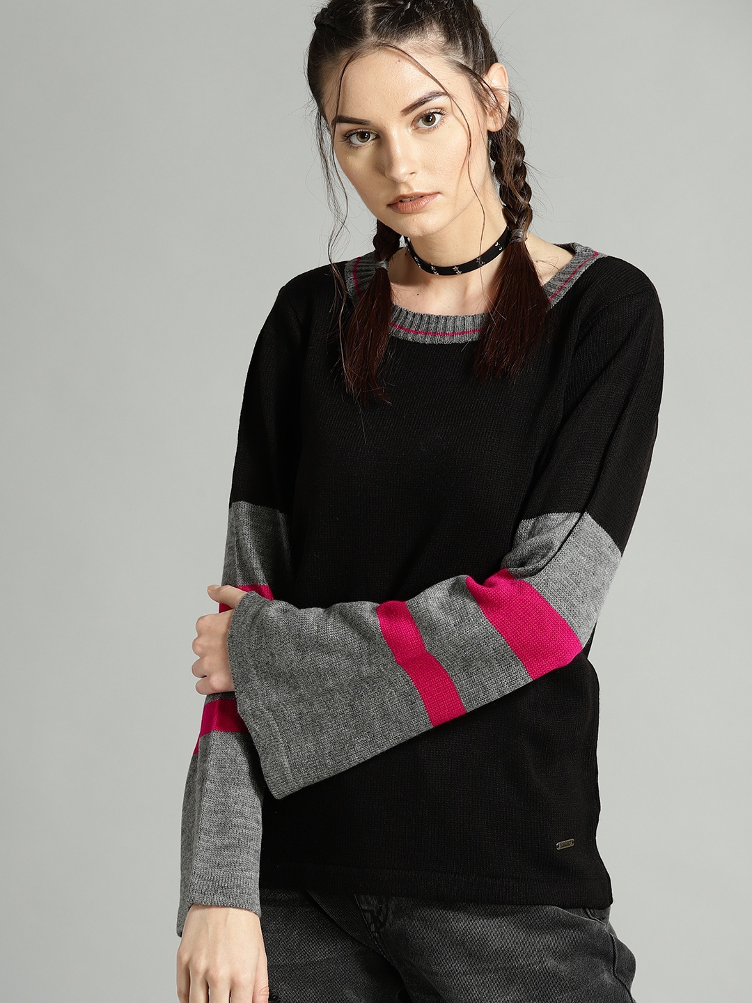 

The Roadster Lifestyle Co Women Black & Charcoal Grey Solid Sweater
