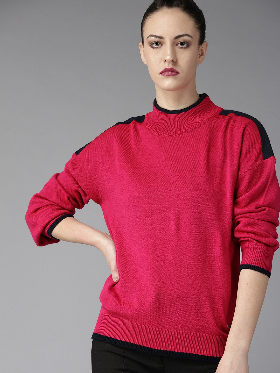 

The Roadster Lifestyle Co Women Pink Solid Sweater
