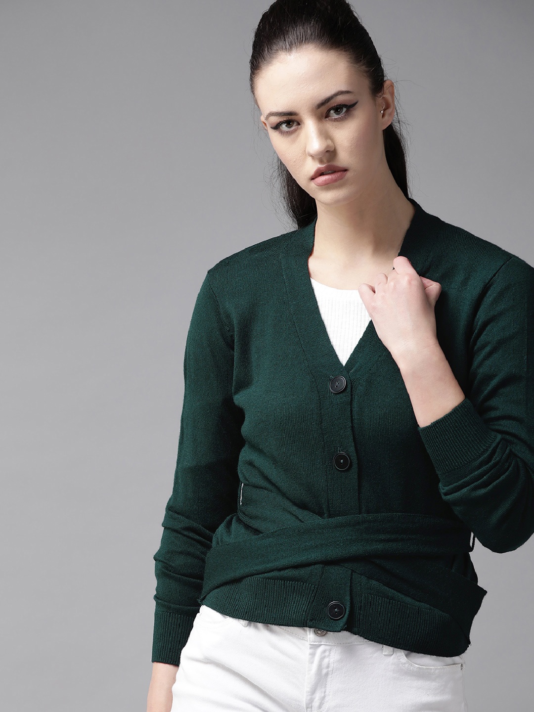

The Roadster Lifestyle Co Women Green Solid Cardigan