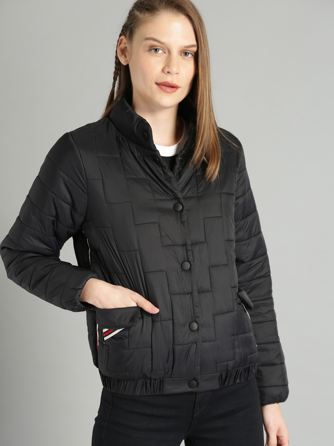 

The Roadster Lifestyle Co Women Black Solid Puffer Jacket