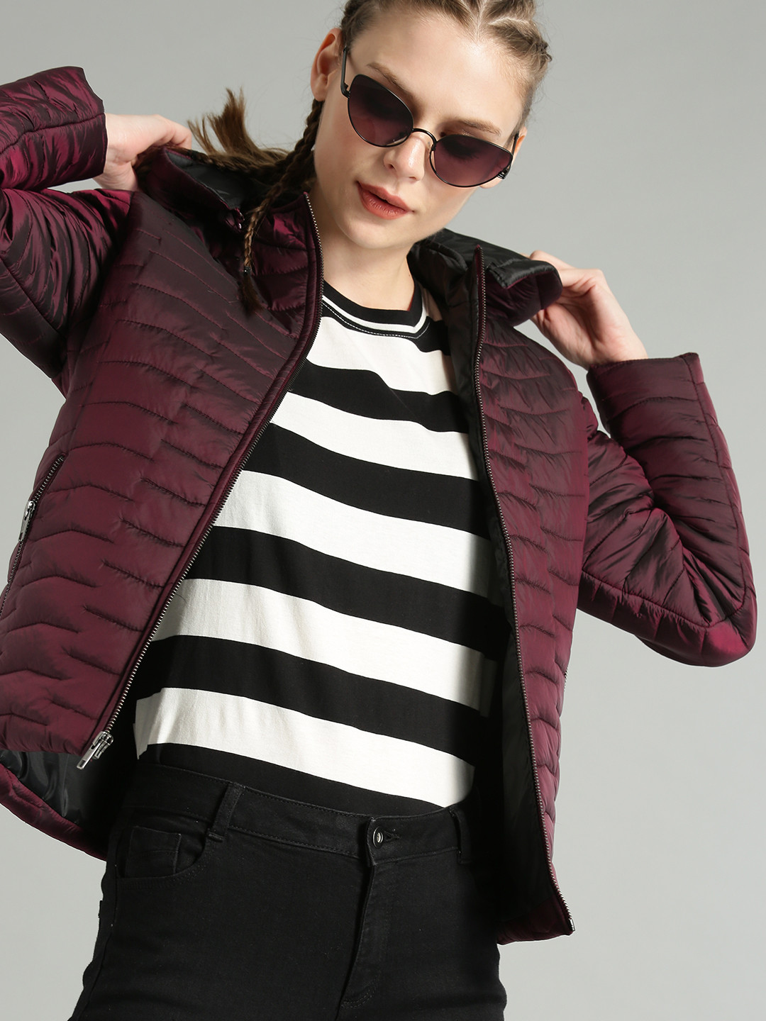 

The Roadster Lifestyle Co Women Maroon Solid Puffer Jacket