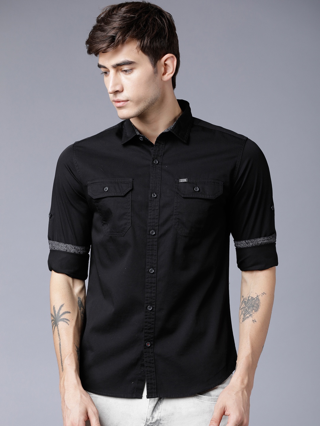 

LOCOMOTIVE Men Black Slim Fit Solid Casual Shirt