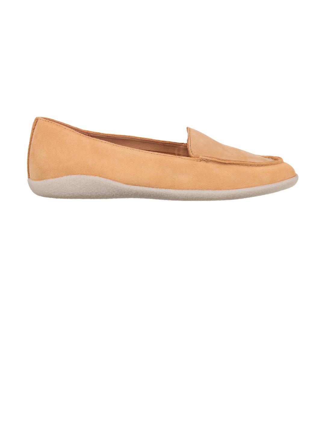 

Clarks Women Tan Brown Leather Loafers