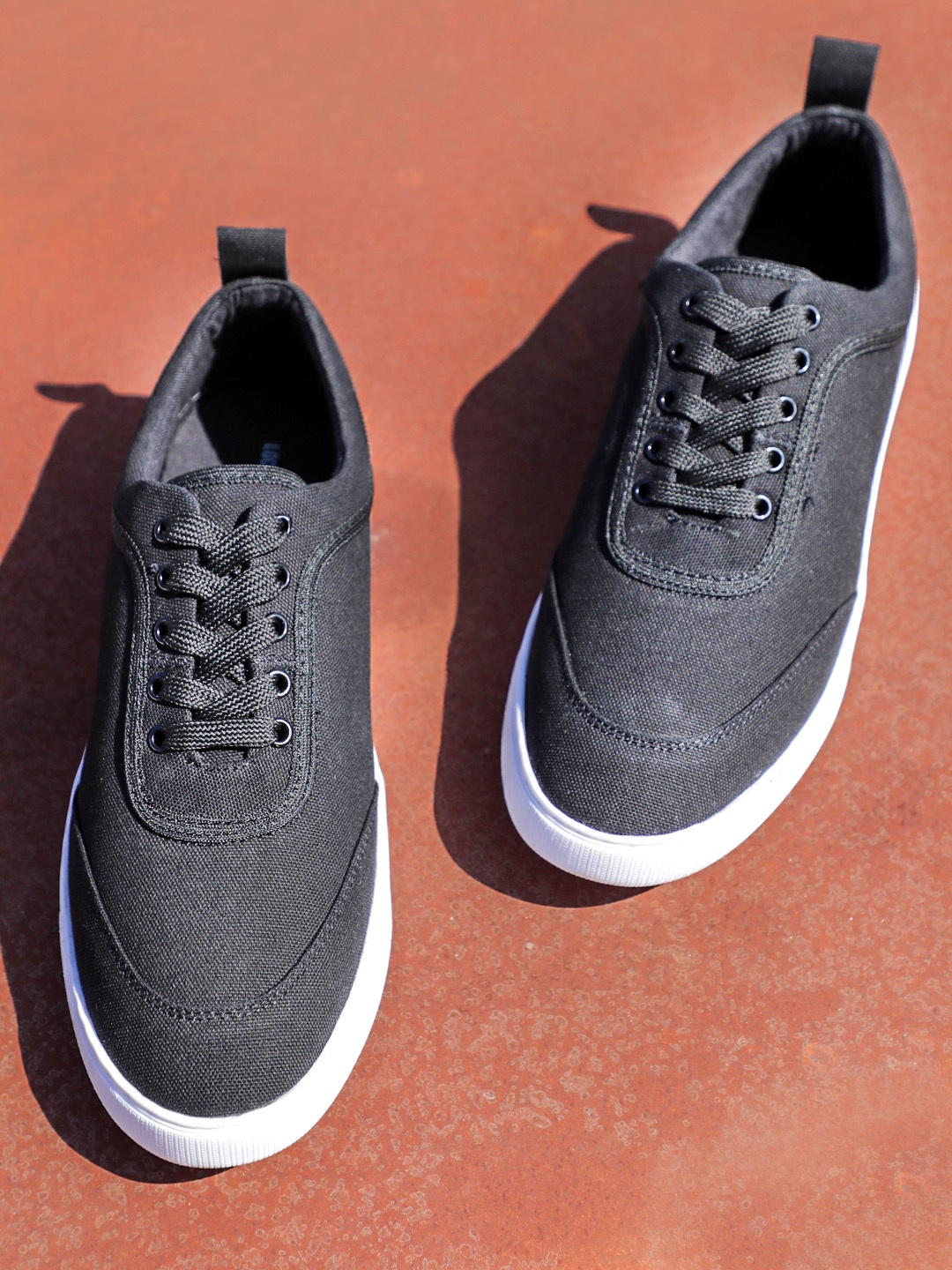 

LOCOMOTIVE Men Black Sneakers