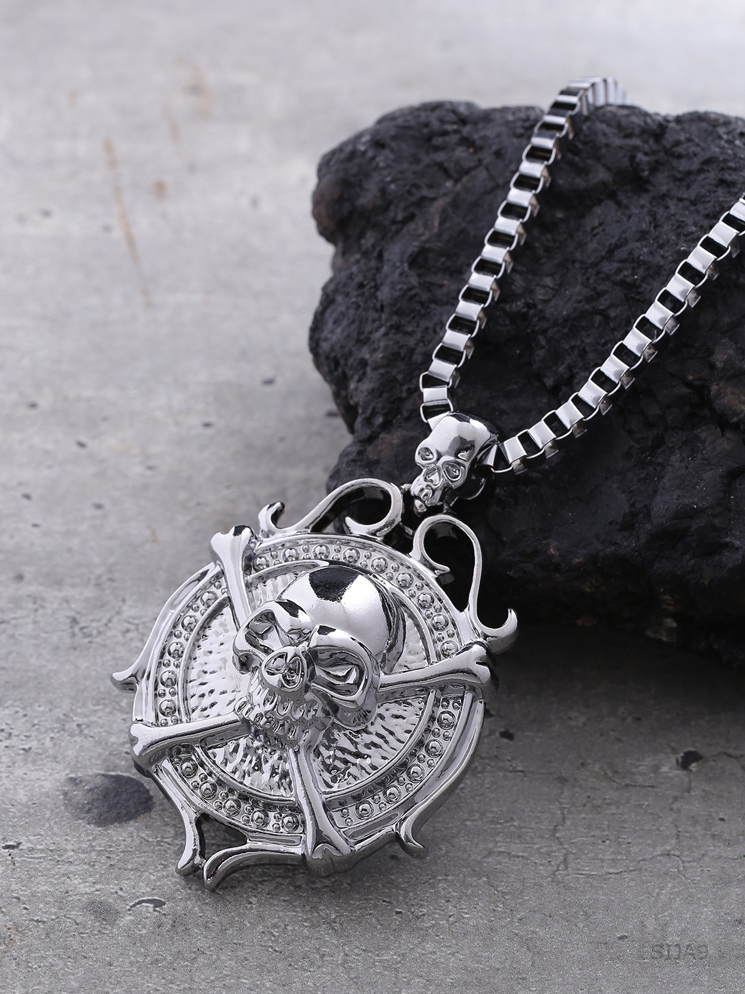 

Dare by Voylla Men Silver-Plated Pendant with Chain
