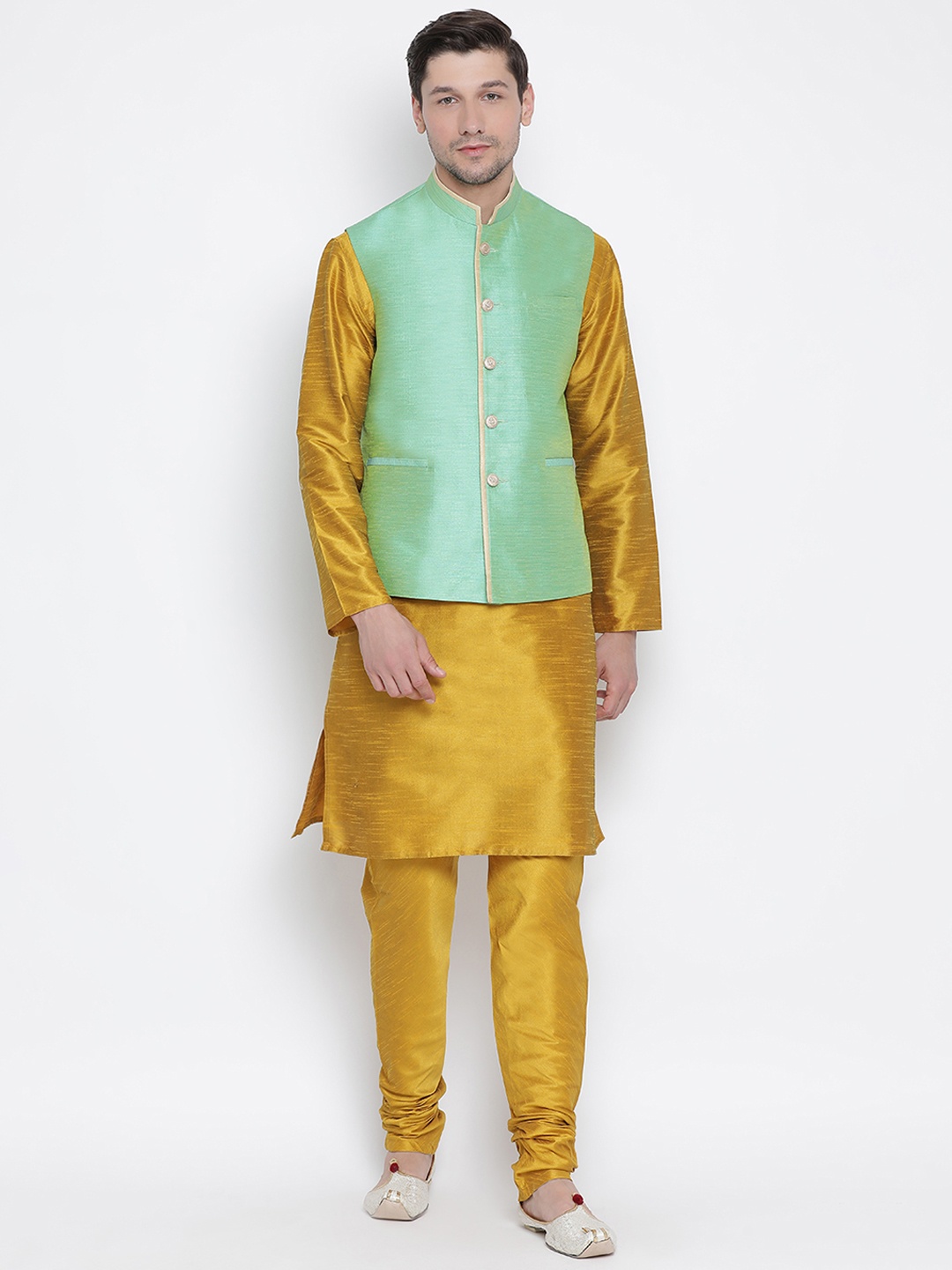 

VASTRAMAY Men Mustard Yellow & Green Solid Kurta with Pyjamas