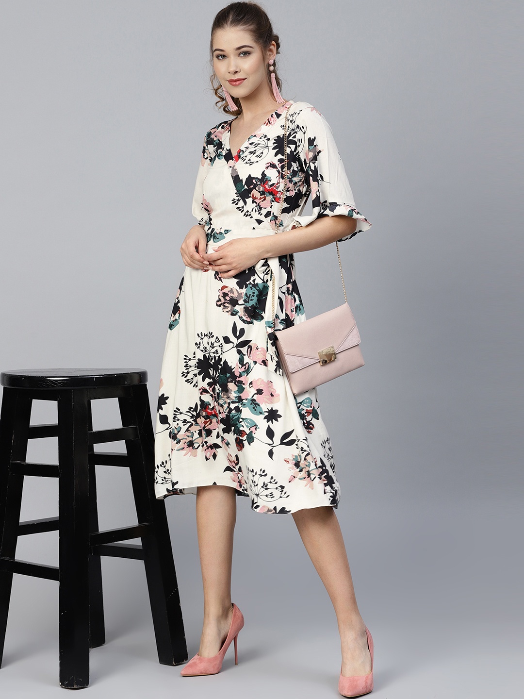 

Athena Women Off-White & Black Floral Print Wrap Dress