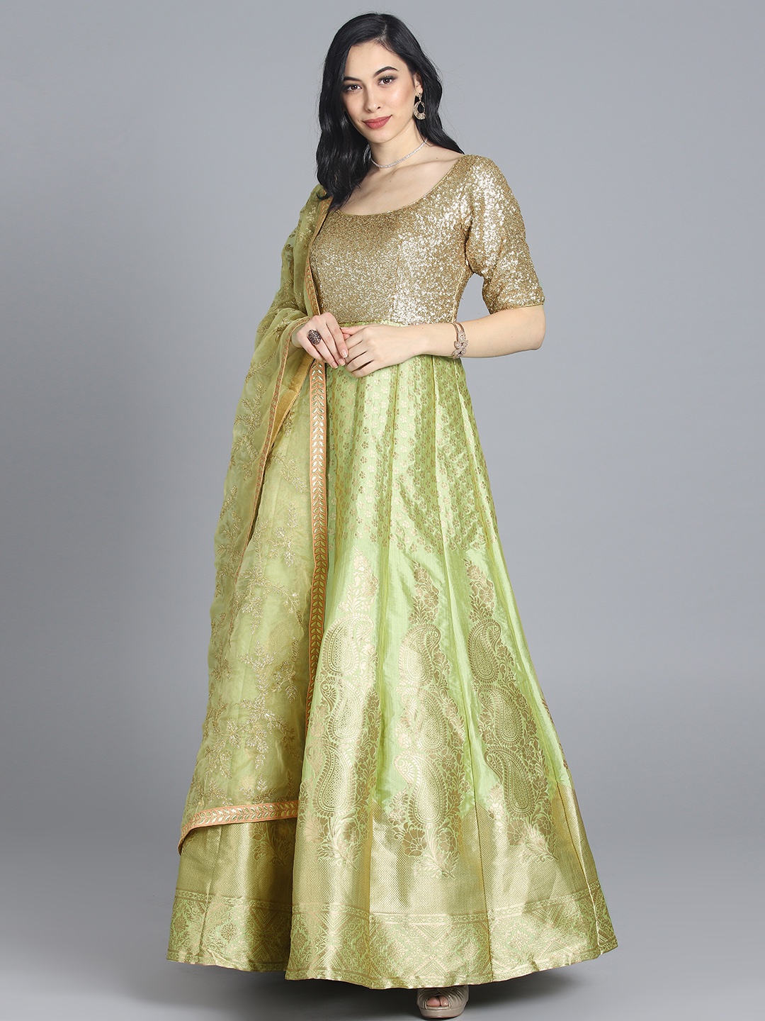 

Ethnovog Women Green Gold-Coloured Embellished Kurta With Churidar Dupatta