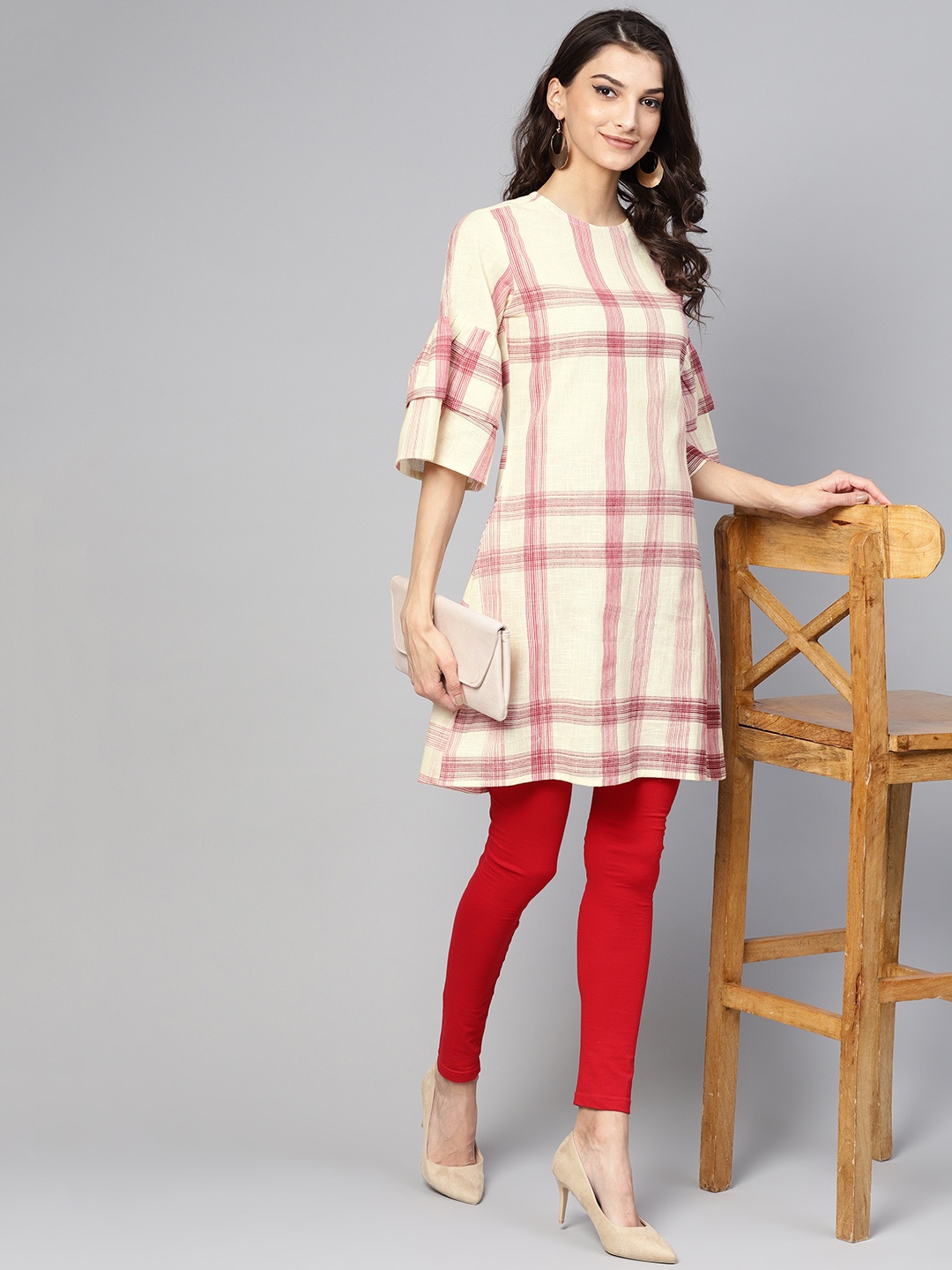

Meeranshi Women Beige & Pink Checked A-Line Kurta