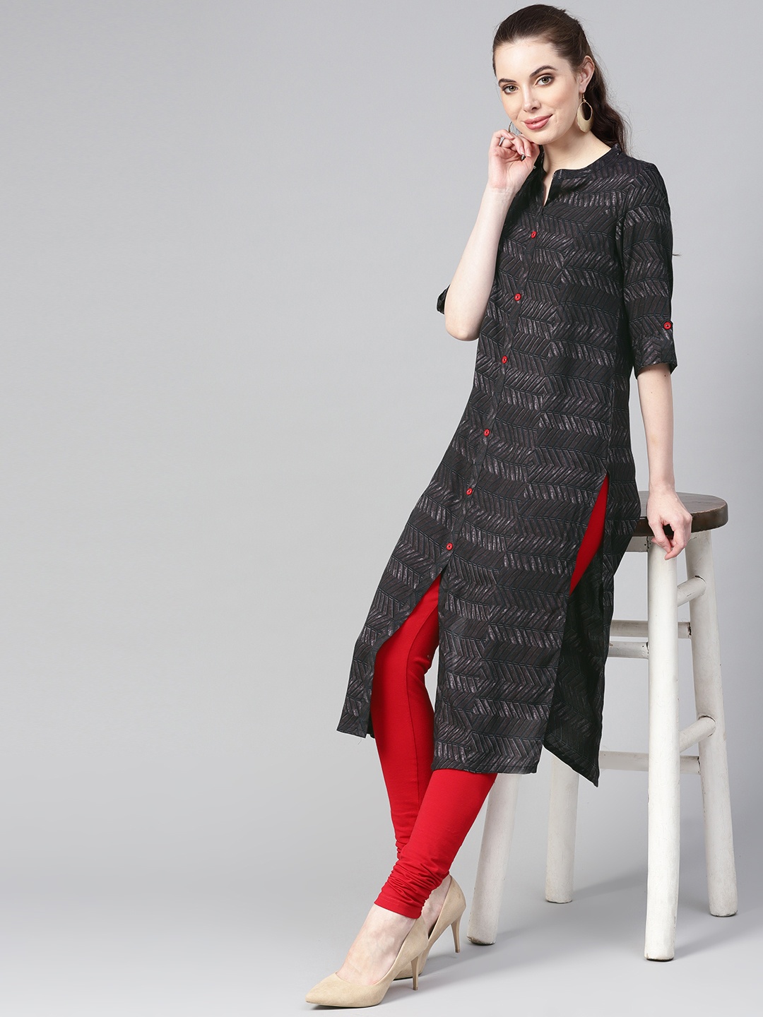 

Meeranshi Women Grey Printed Straight Kurta