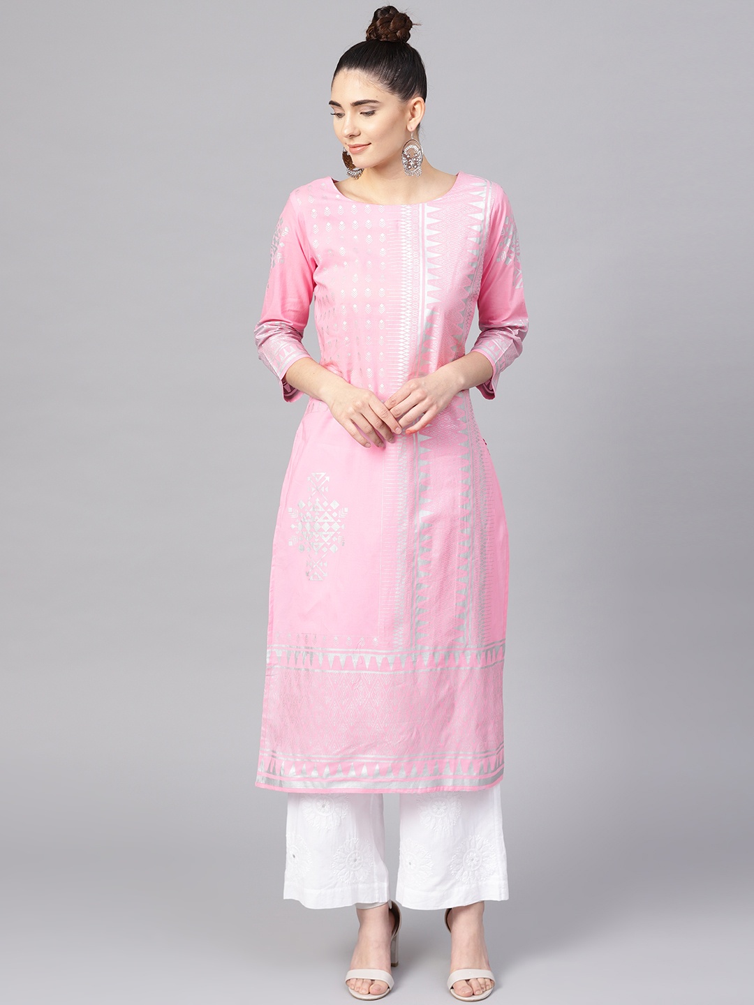 

Varanga Women Pink & Silver Printed Straight Kurta