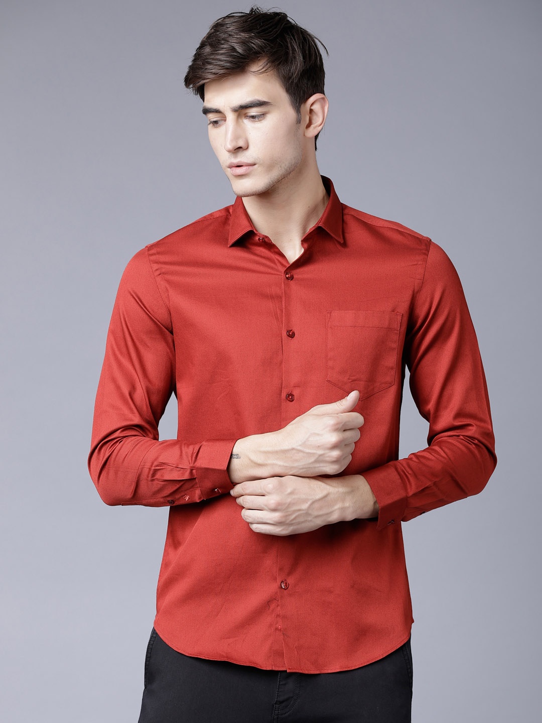 

Black coffee Men Rust Orange Slim Fit Solid Casual Shirt