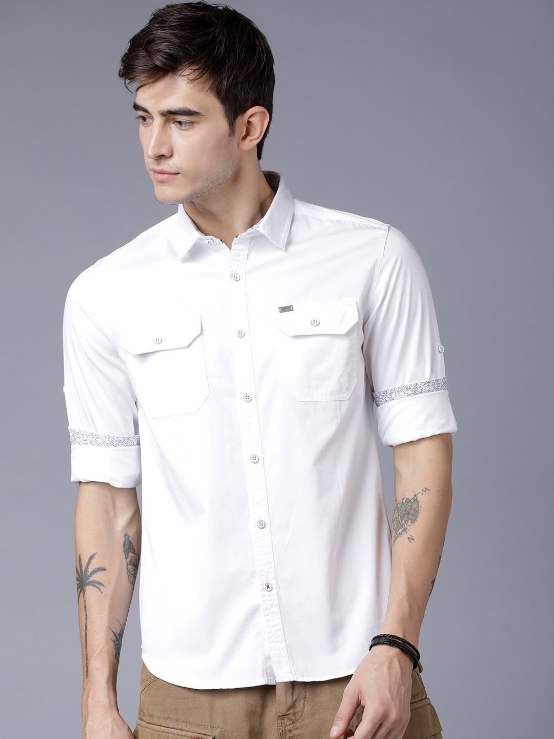 

LOCOMOTIVE Men White Slim Fit Solid Casual Shirt