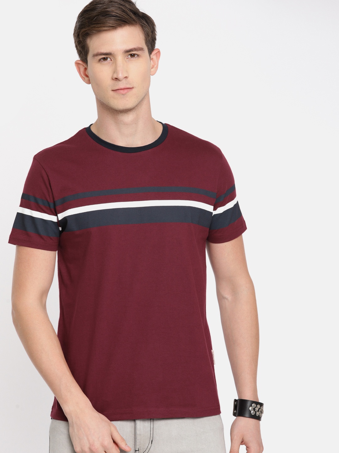 

The Roadster Lifestyle Co Men Maroon Striped Round Neck T-shirt