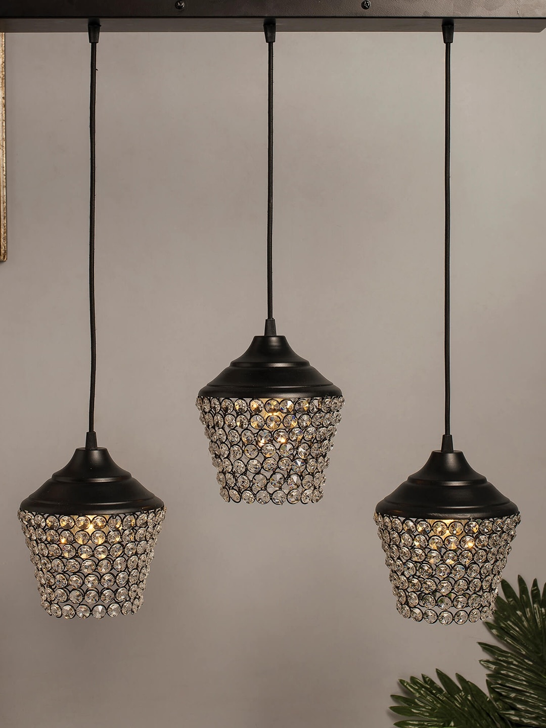 

Homesake Black & White Textured Handcrafted Cluster Lights