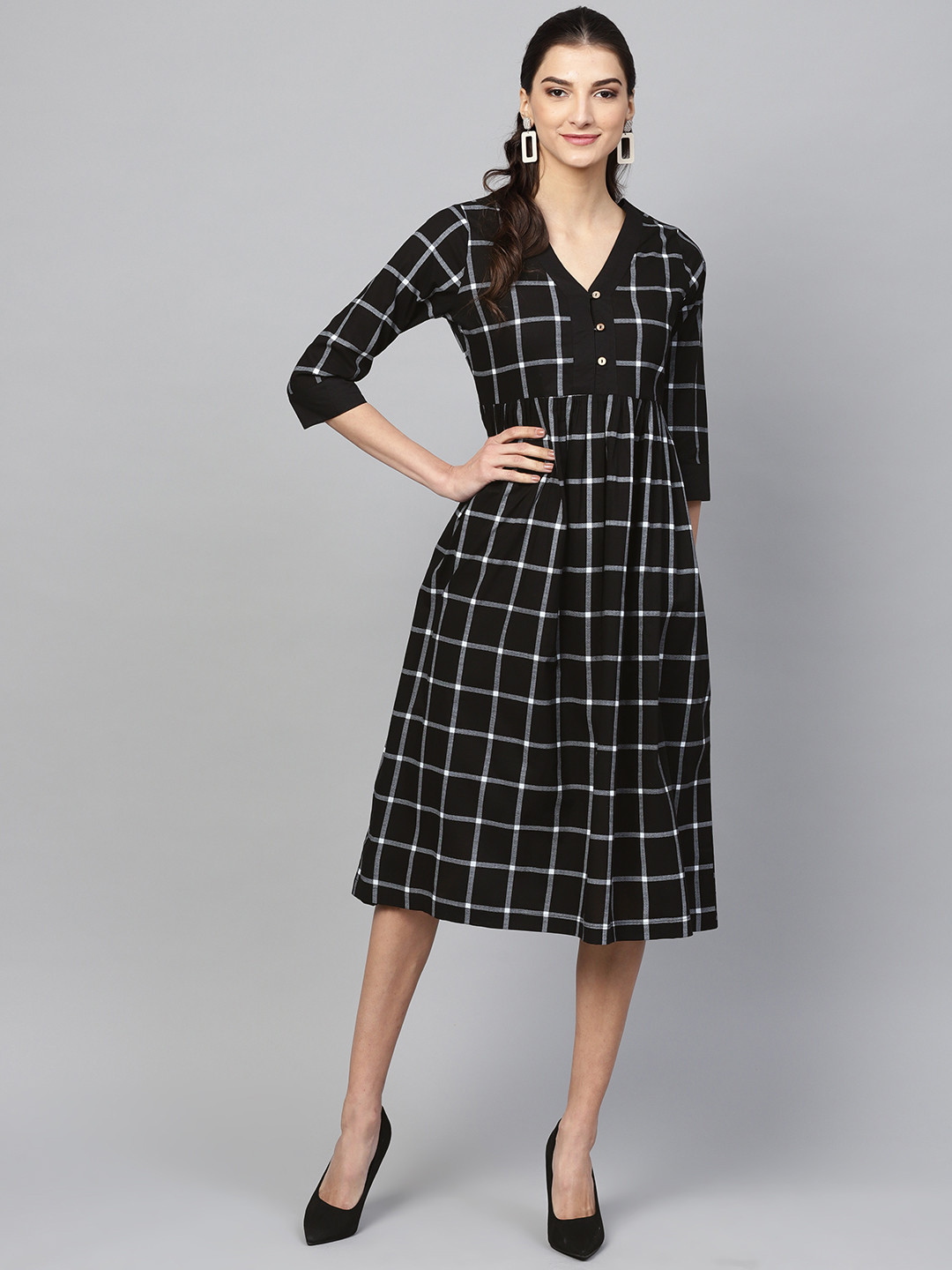 

SASSAFRAS Women Black & Off-White Checked A-Line Dress