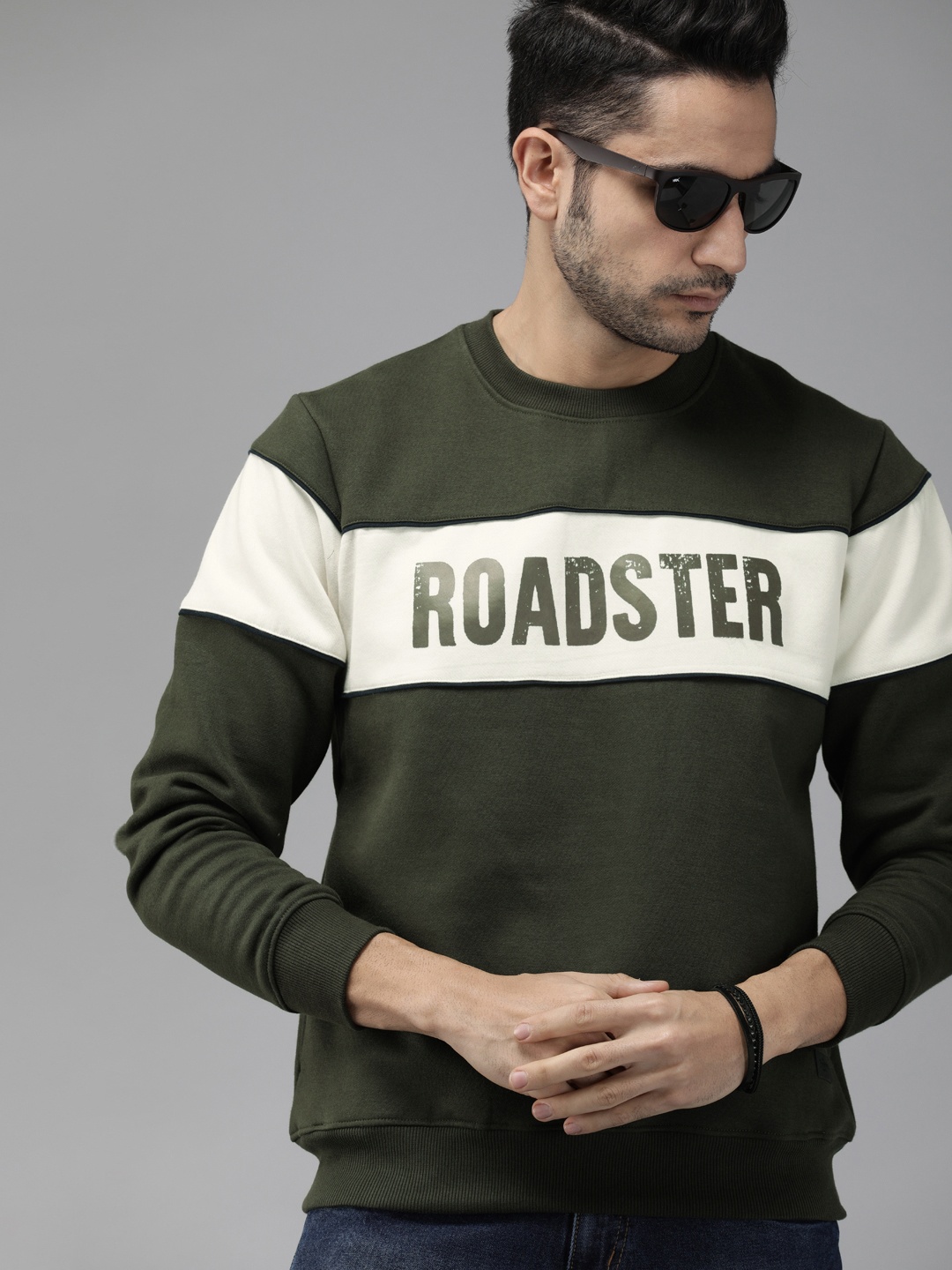 

The Roadster Lifestyle Co Men Olive Green & Off White Colourblocked Brand Carrier Solid Sweatshirt