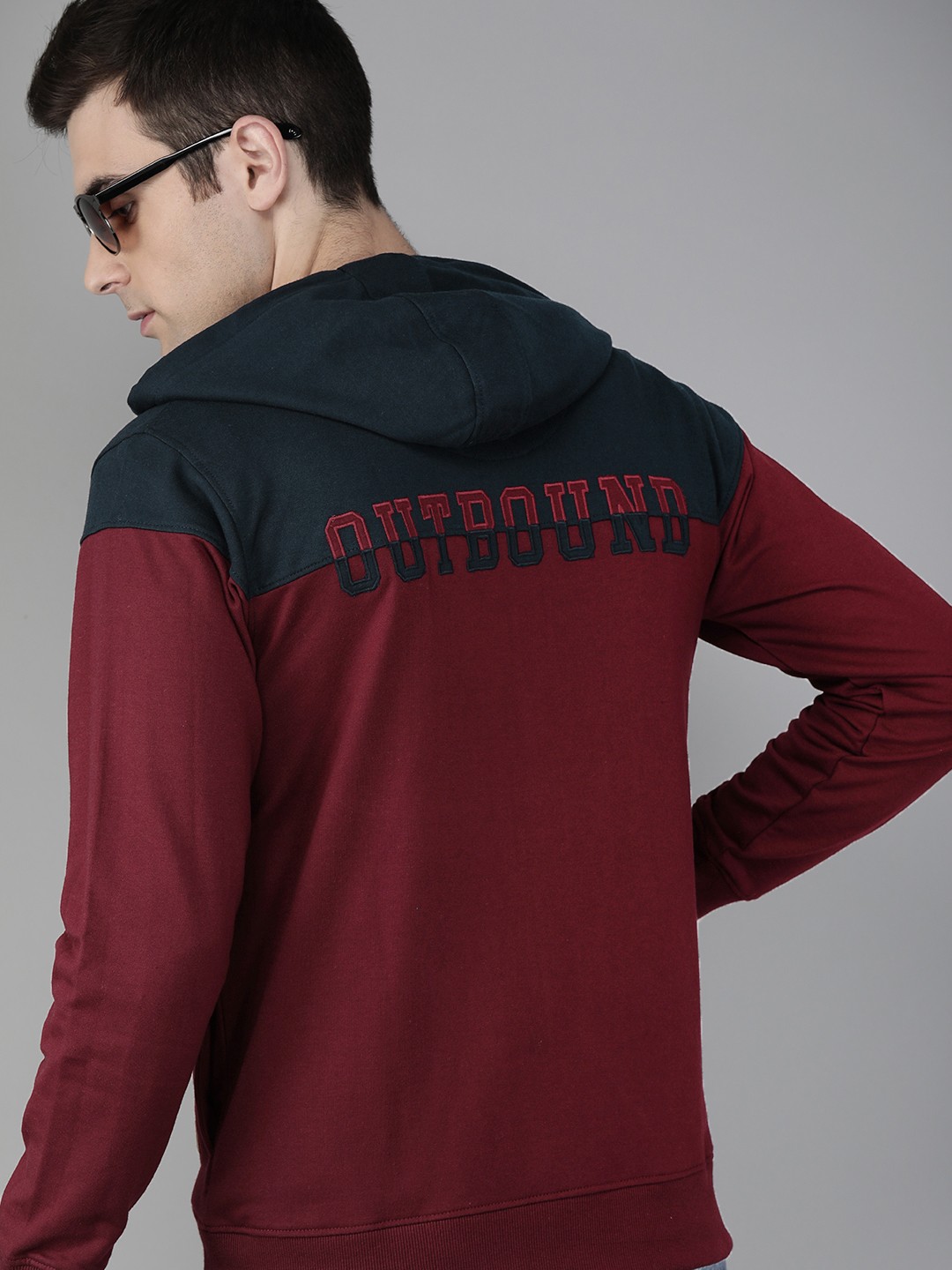

The Roadster Lifestyle Co Men Burgundy & Navy Blue Colourblocked Hooded Sweatshirt