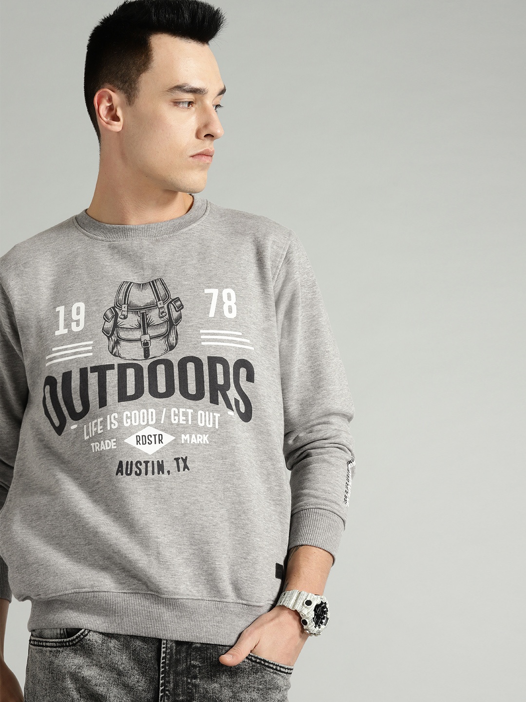 

The Roadster Lifestyle Co Men Grey Melange & Black Printed Sweatshirt