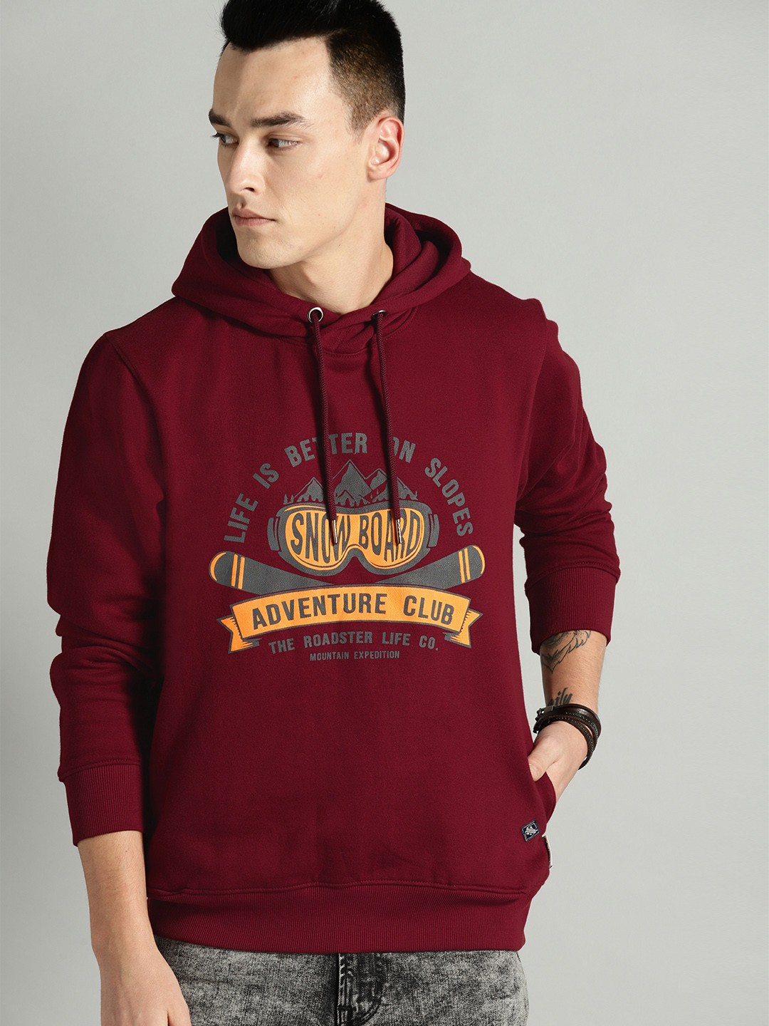 

The Roadster Lifestyle Co Men Maroon & Yellow Printed Hooded Sweatshirt