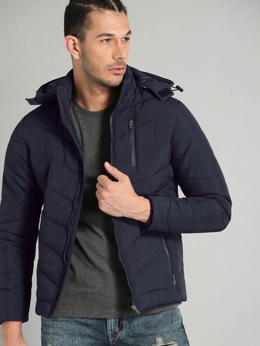 

The Roadster Lifestyle Co Men Navy Blue Solid Puffer Jacket