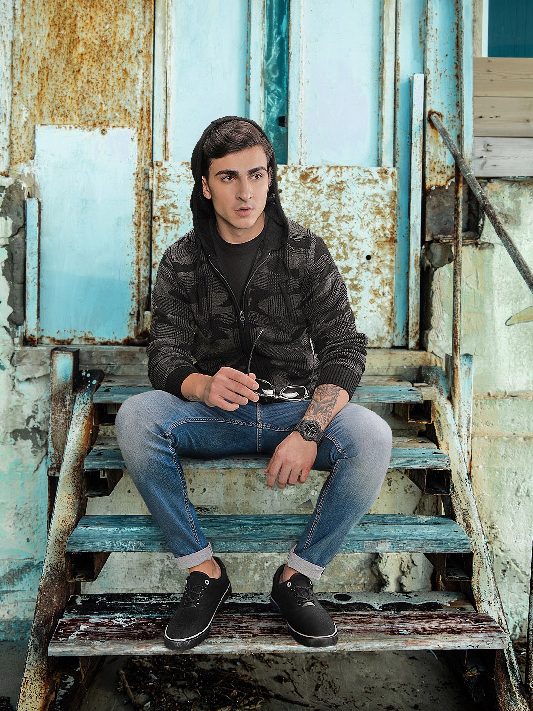 

The Roadster Lifestyle Co Men Black Self Design Cardigan Hooded Sweater