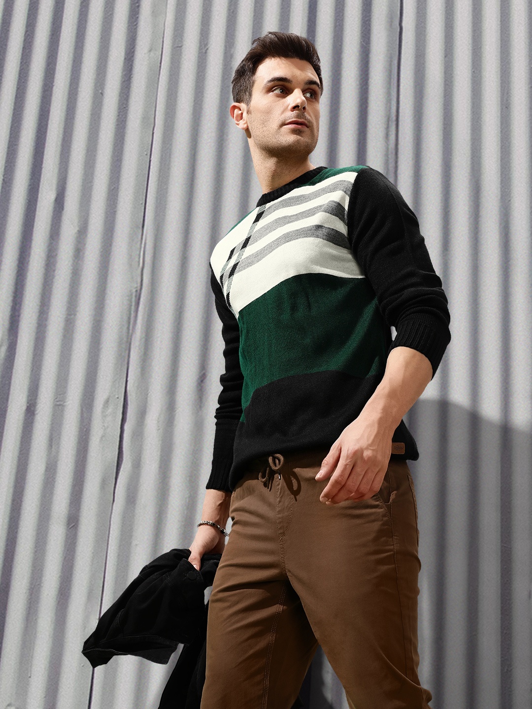 

The Roadster Lifestyle Co Men Black & Green Colourblocked Sweater