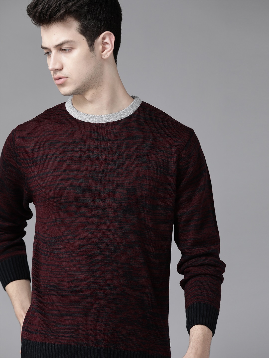 

The Roadster Lifestyle Co Men Burgundy & Navy Blue Self Design Pullover