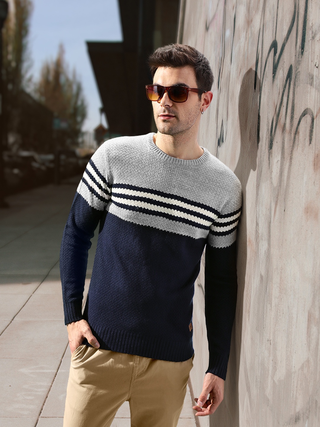

The Roadster Lifestyle Co Men Grey & Navy Blue Colourblocked Pullover Sweater