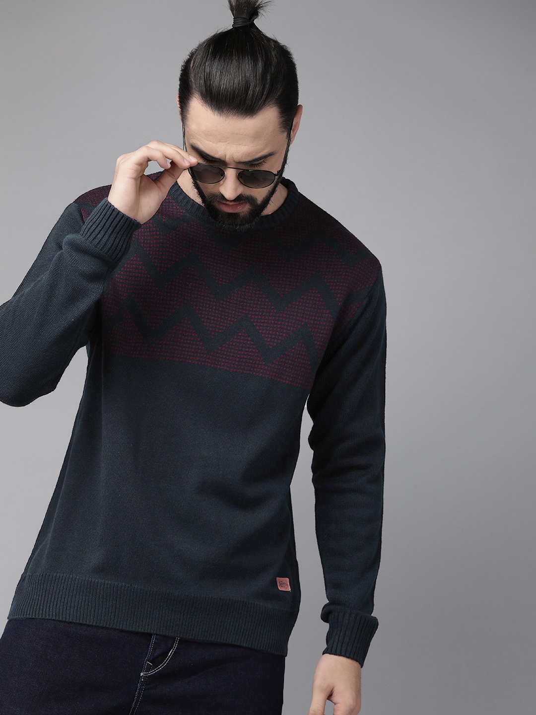 

The Roadster Lifestyle Co Men Navy Blue Woven Design Sweater