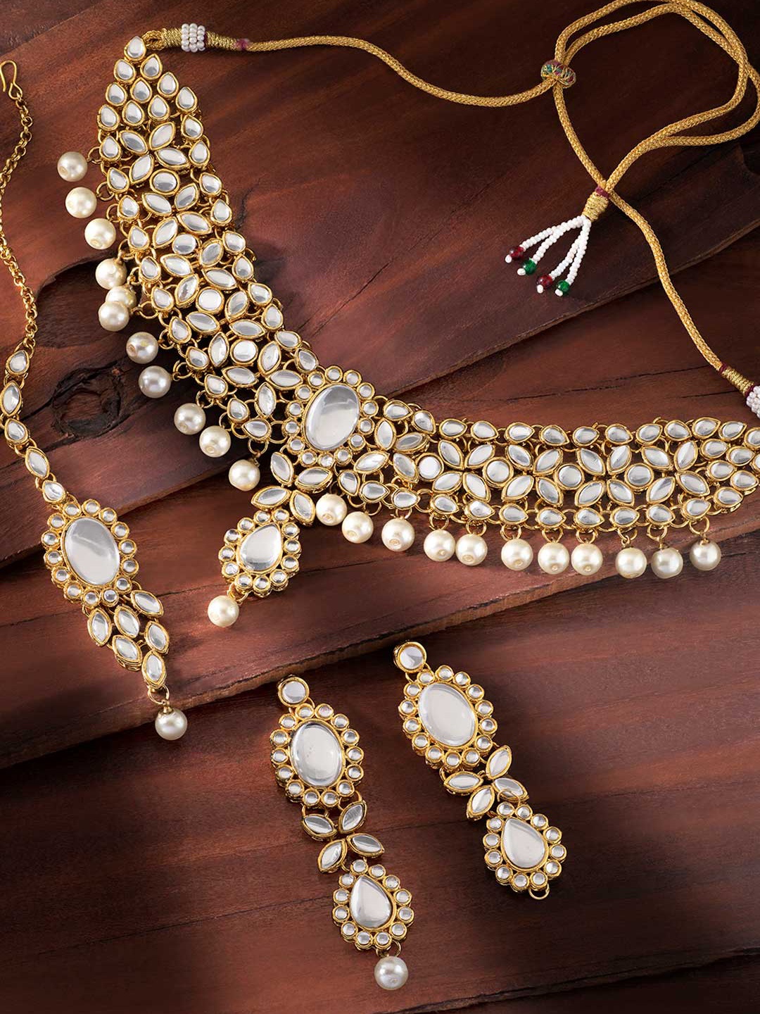 

Peora Women Antique 18K Gold Plated Traditional Jewellery Set, White