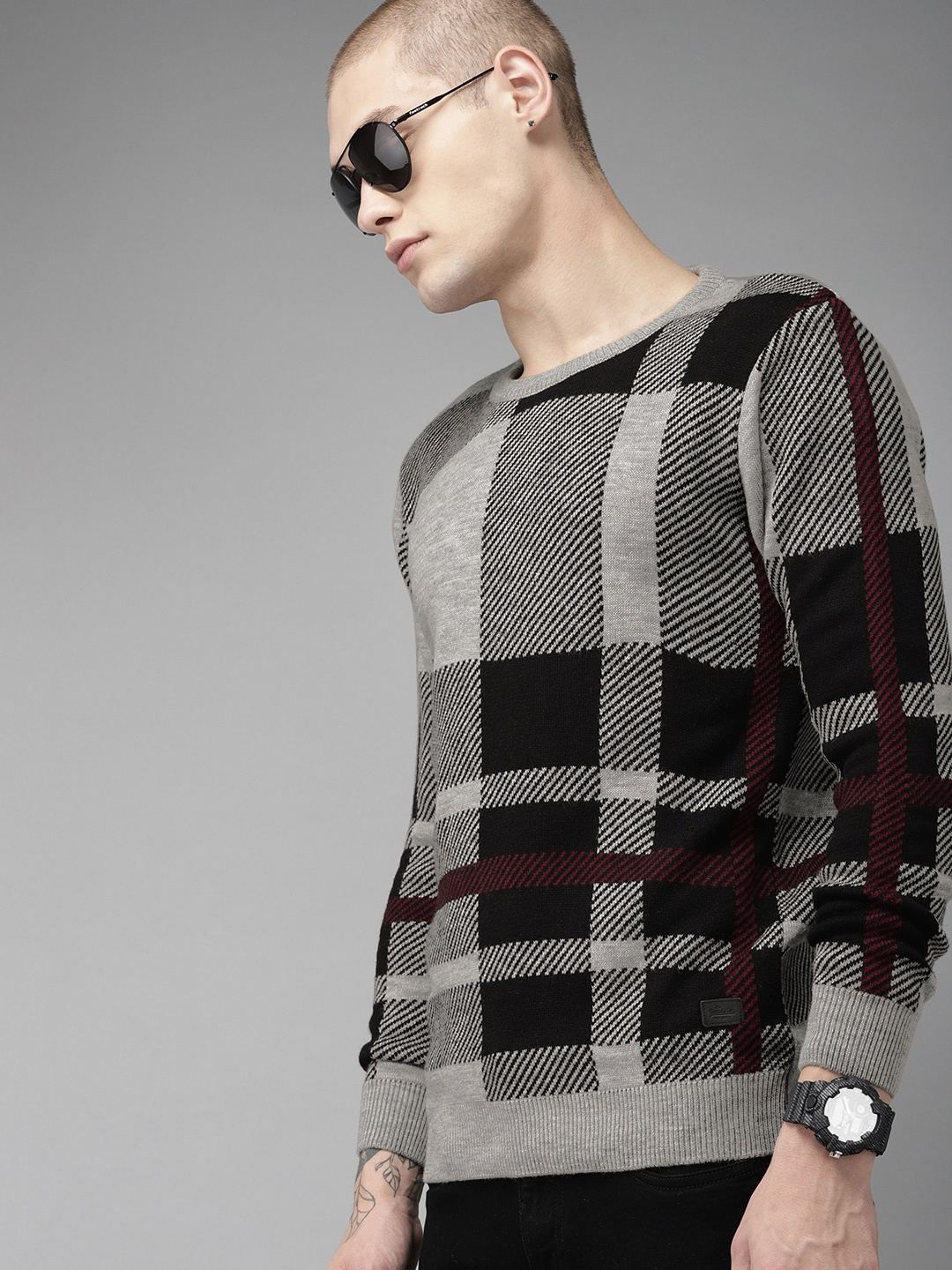 

The Roadster Lifestyle Co Men Grey Melange & Black Checked Pullover Sweater