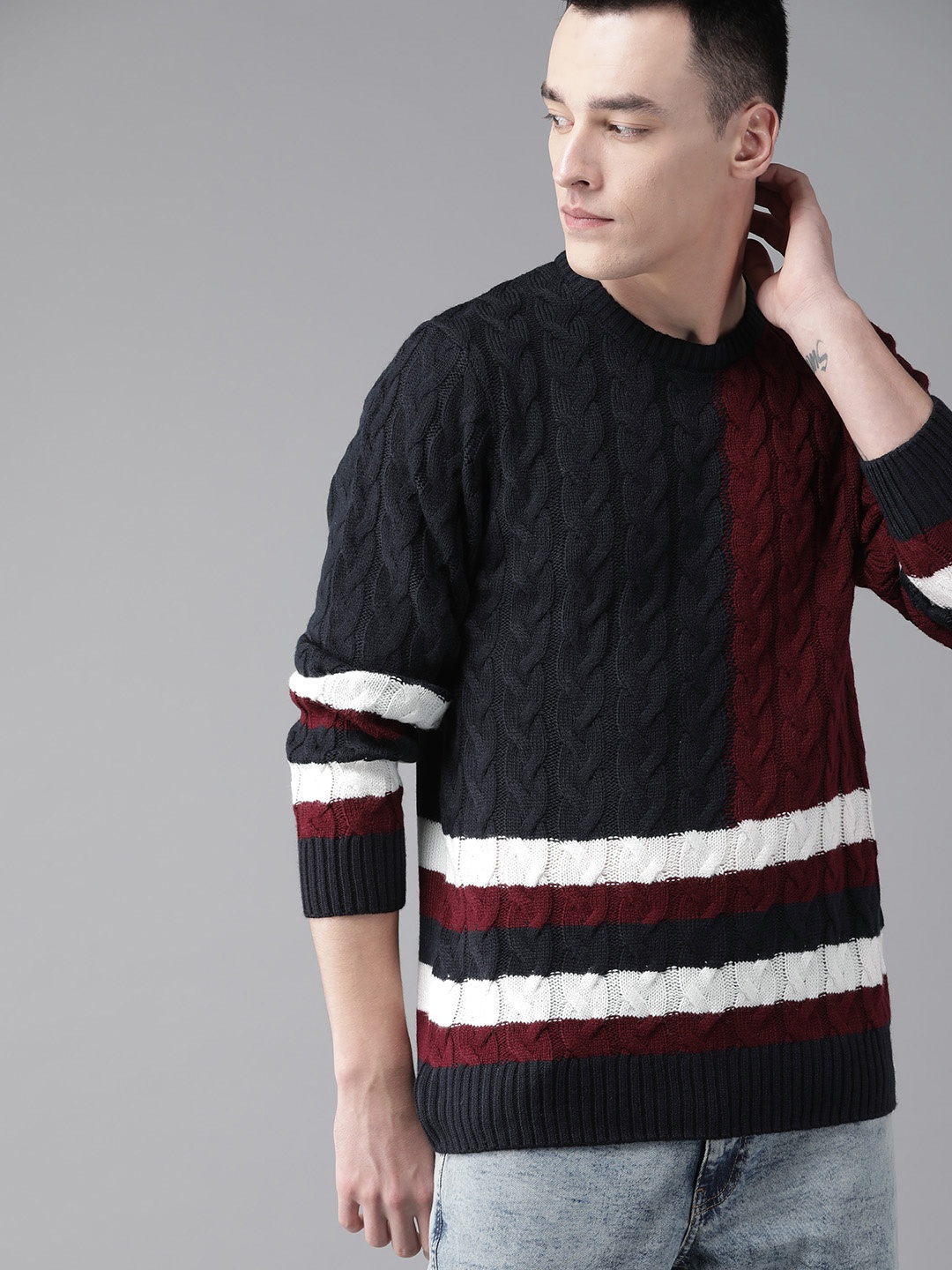 

The Roadster Lifestyle Co Men Navy Blue & Maroon Colourblocked Sweater