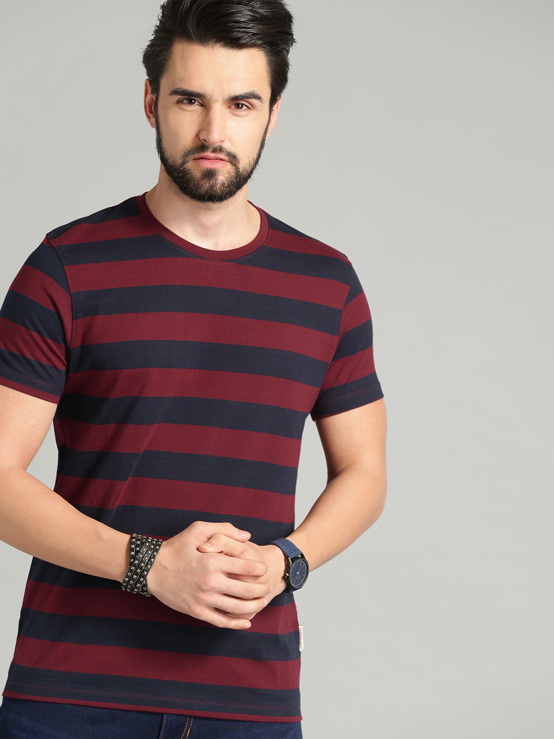 

Roadster Men Navy Blue Maroon Striped Round Neck T-shirt