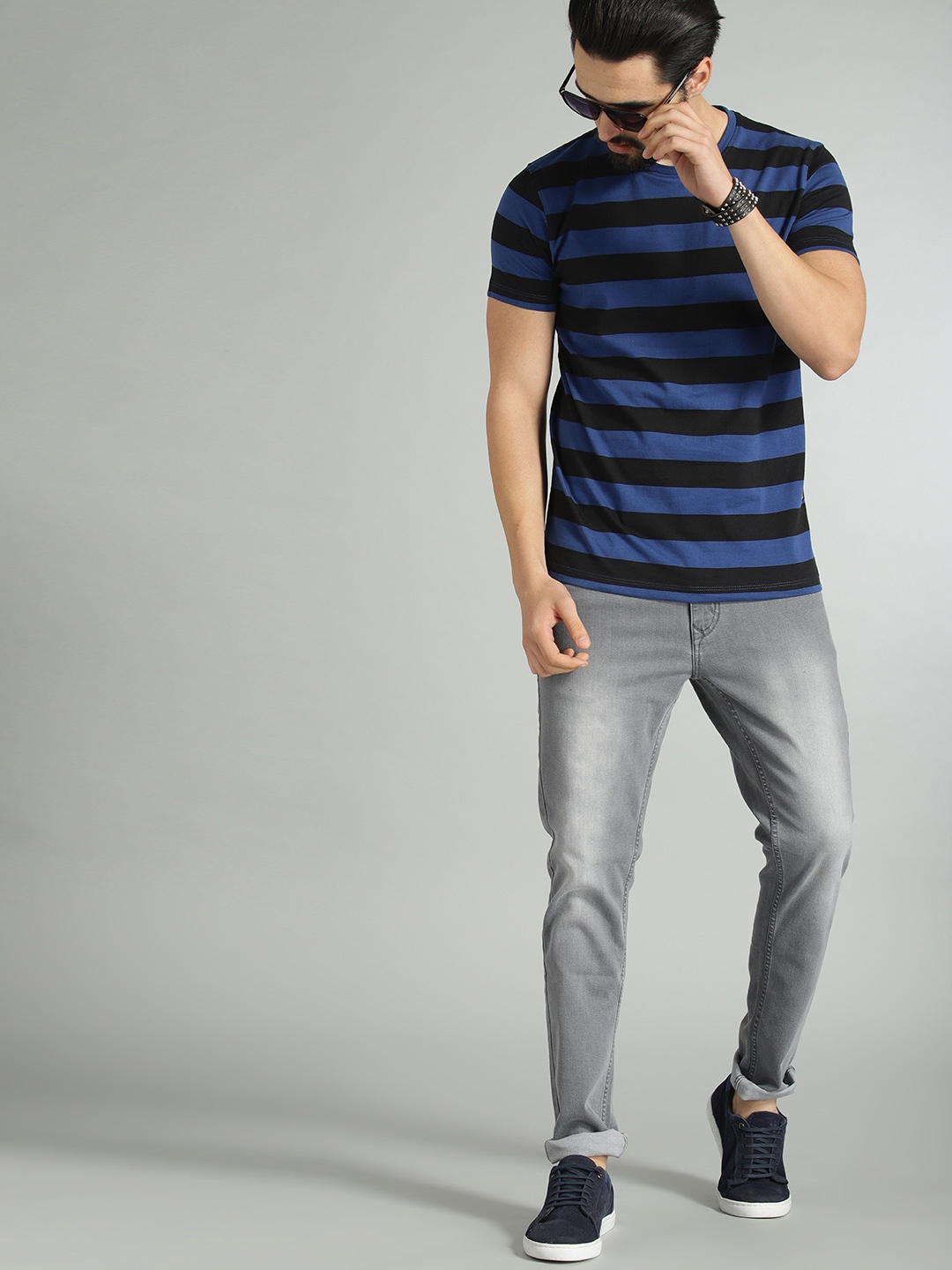 

The Roadster Lifestyle Co Men Blue Black Striped Round Neck Pure Cotton T-shirt