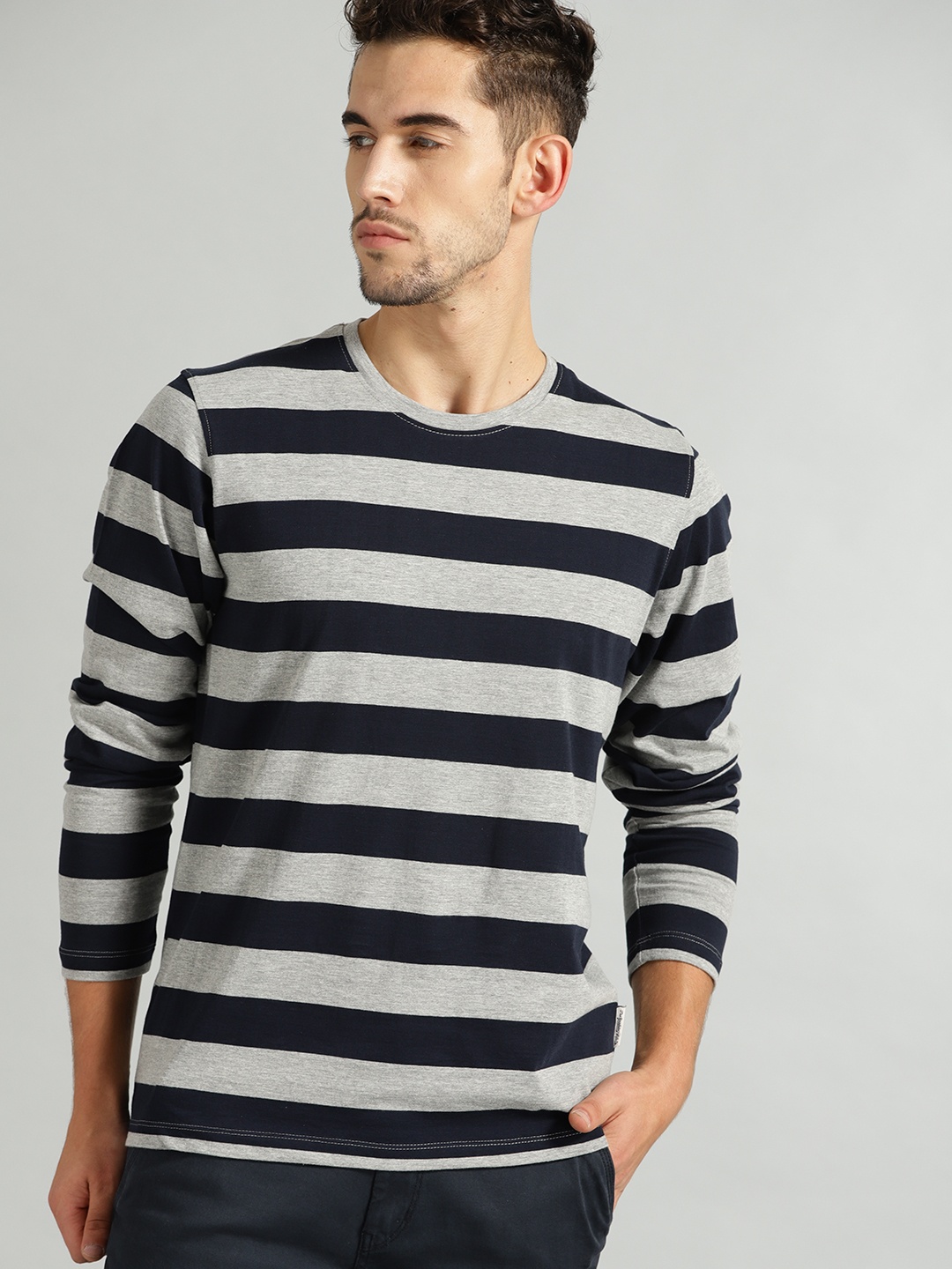 

The Roadster Lifestyle Co Men Navy Blue & Grey Melange Striped Round Neck T-shirt