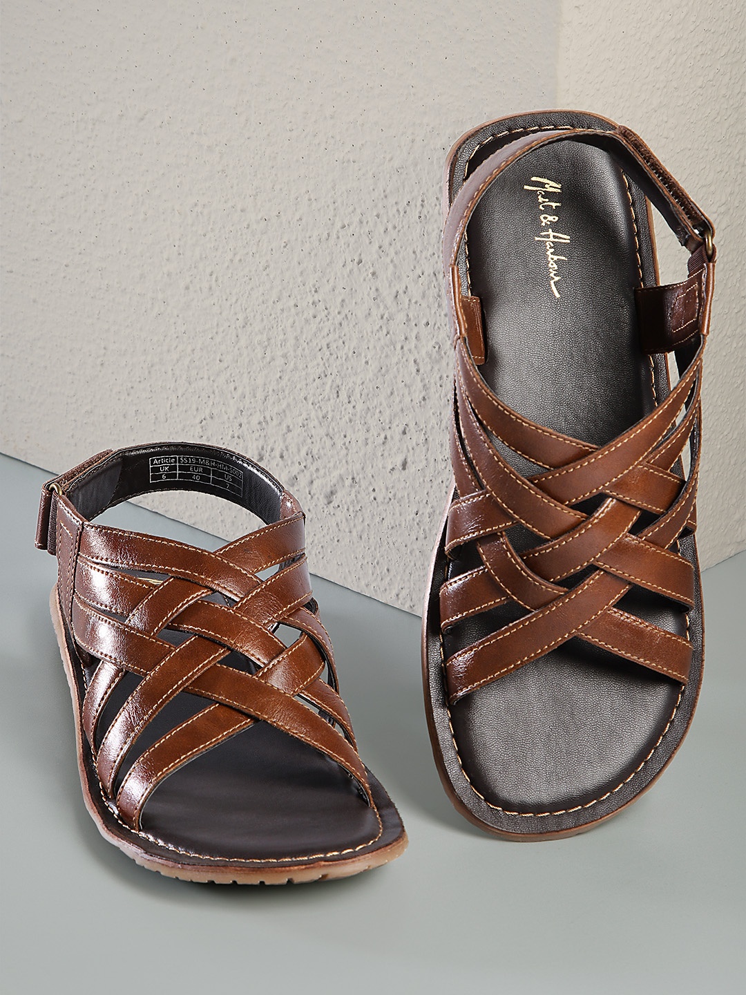 

Mast & Harbour Men Brown Comfort Sandals