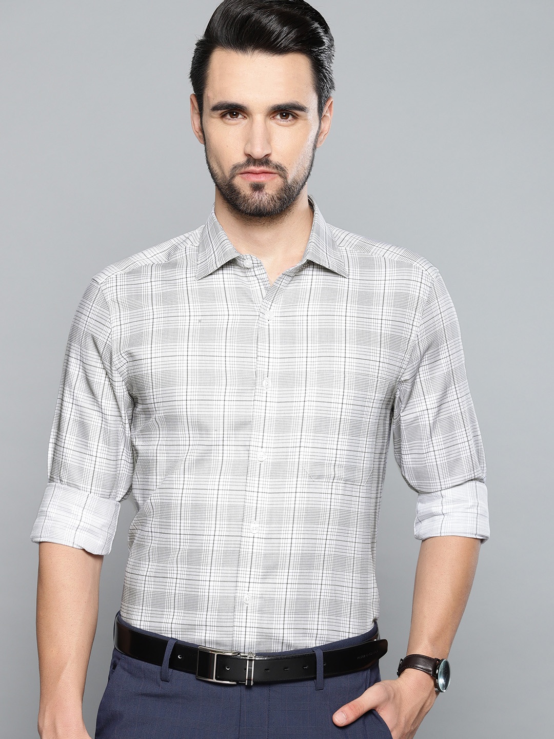

Louis Philippe Men White & Black Classic Fit Checked Formal Shirt
